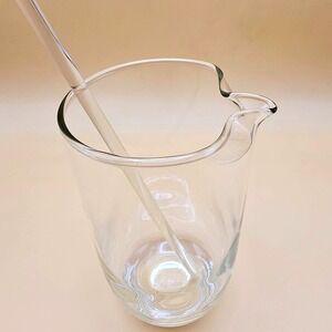 Clear Glass Pitcher with Integrated Stirrer Pourer Mixing Drinkware Barware Tool
